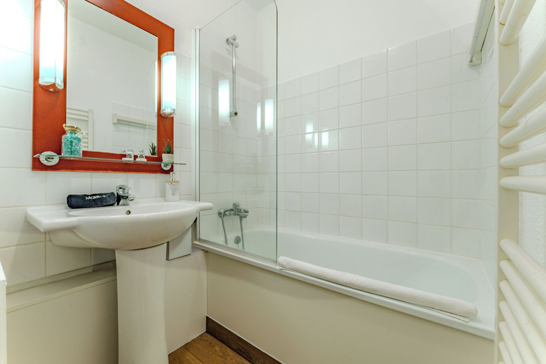 Bathroom 5, Les Olympiades, Savoie