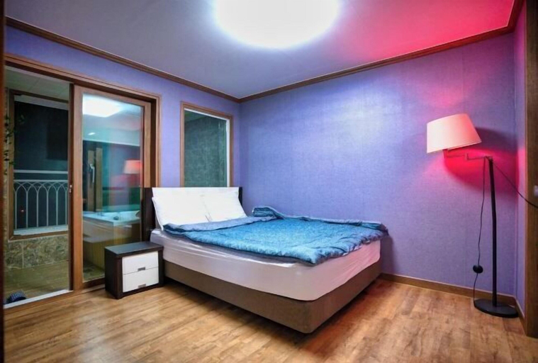 Room 5, Jungto Palace, Geoje