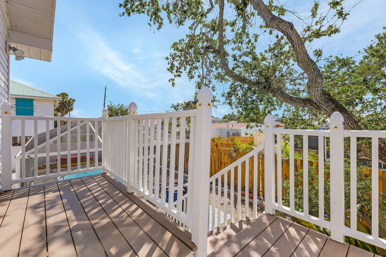 Property grounds, 140 Barefoot Bungalow: 4br/2ba W/ Heated Pool! 4 Bedroom Home, Lee