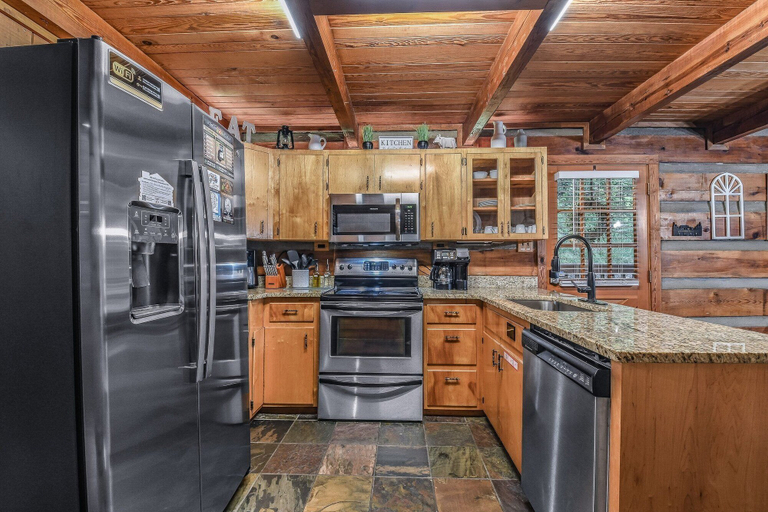 Private kitchen 4, Hidden Acres Lodge 3 Bedroom Cabin, Sevier