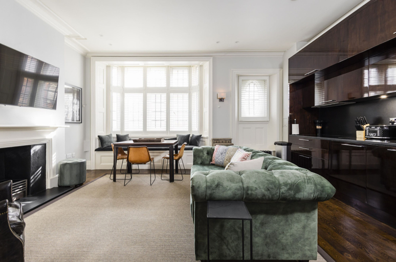 Others 3, The Berkeley Square Suite, London