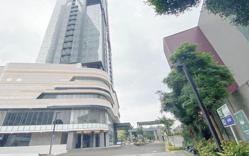 Exterior 5, Cozy And Spacious 1Br At Grand Sungkono Lagoon Apartment, Surabaya