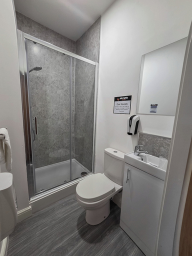 Bathroom 3, Hullywood Rooms, Kingston upon Hull