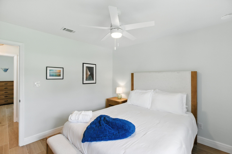 Room 5, Driftwood Dreamer Retreat Quiet Coastal Escape, Santa Rosa