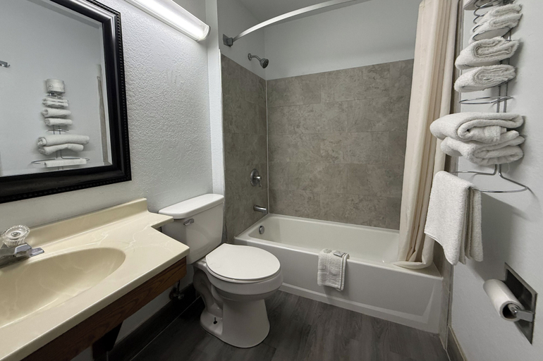 Bathroom 4, Conn Brown Harbour Inn Aransas Pass Corpus Christi, San Patricio