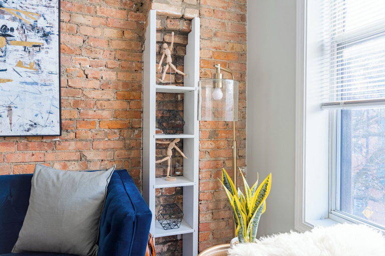 Living area 2, 1BR Apt in Lincoln Park - Lincoln 3E, Cook