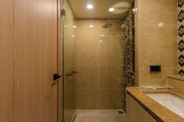 Bathroom 4, Prime Location 1BR Near Beach Club C240, Pulau Phuket