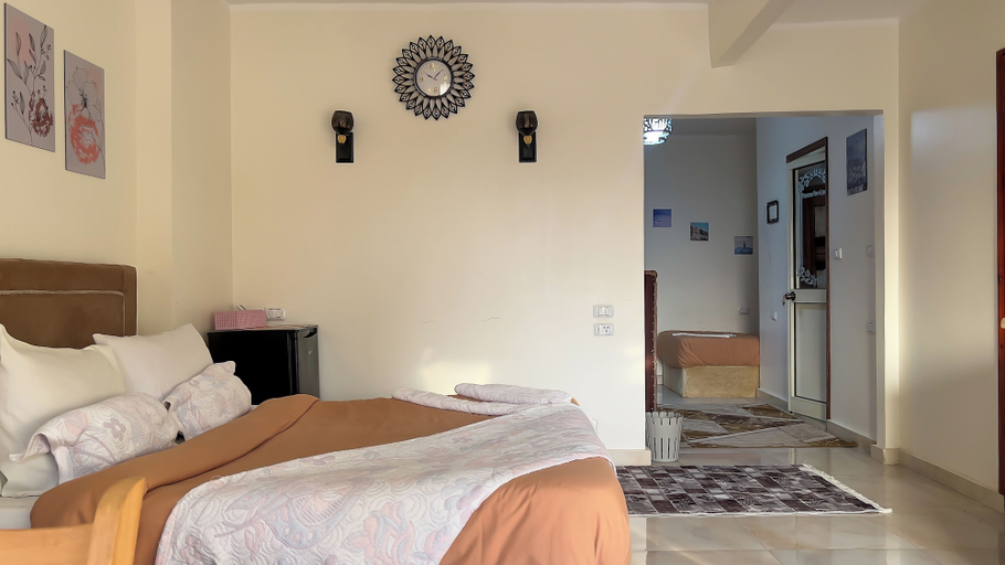 View from room 3, Luxury jacuzzi & pyramids view, Al-Ahram
