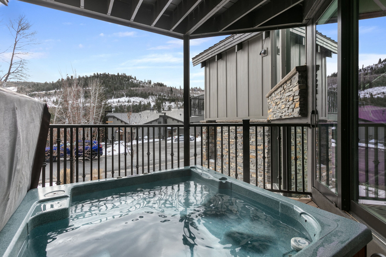 Outdoor spa tub, 1207 - Four Bedroom with Spa Pinnacle 4 Condo, Summit