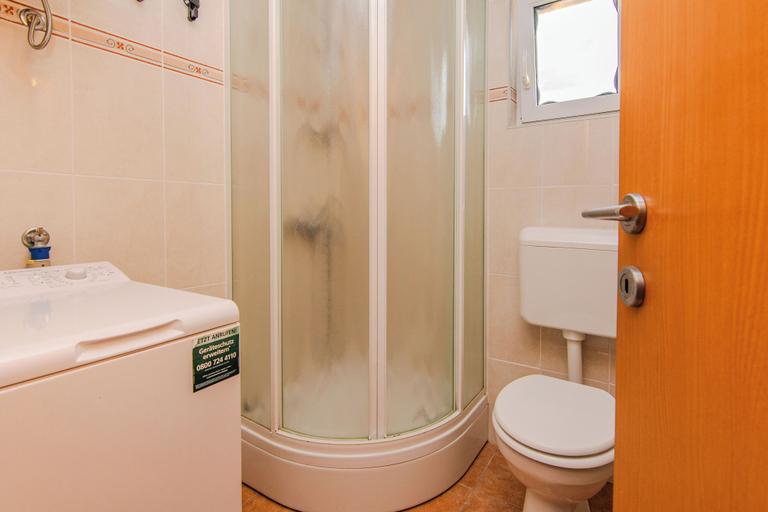 Bathroom 5, Apartment Zenko, Vir