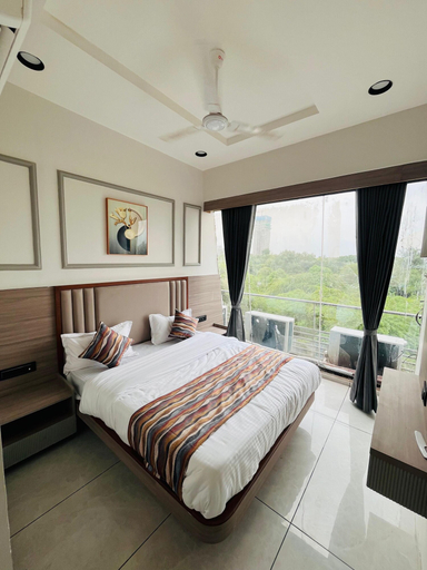 Room 4, Hotel Acme Sky, Ahmadabad