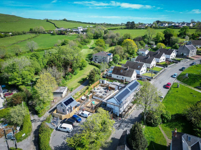Aerial view 3, Welcome Lodge - 1 Bedroom Cottage - Llanrhidian, Swansea
