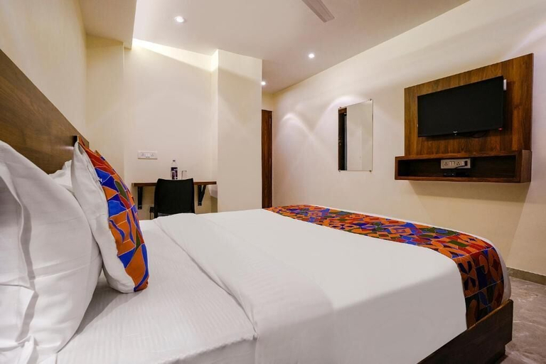 Room 3, Antlers Hotel, Mumbai Suburban