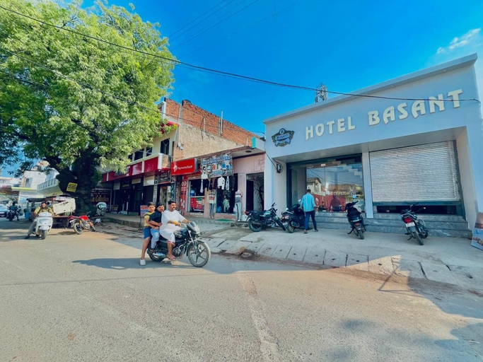 Front of property 5, Hotel Basant Orchha, Tikamgarh