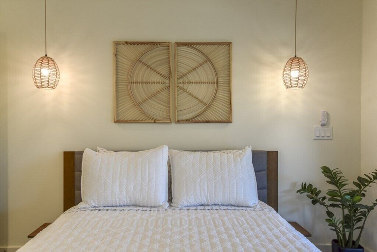 Room 4, The White House on Flagler Beach - Unit 12, Flagler