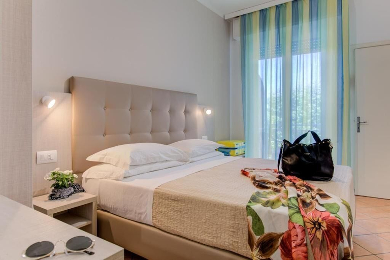 Bedroom 3, Hotel Cimarosa, Rimini