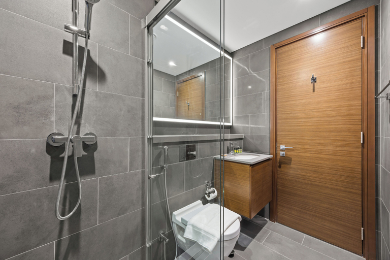 Bathroom 4, Modern Apartment w/ Balcony & Pool Access, Dubai