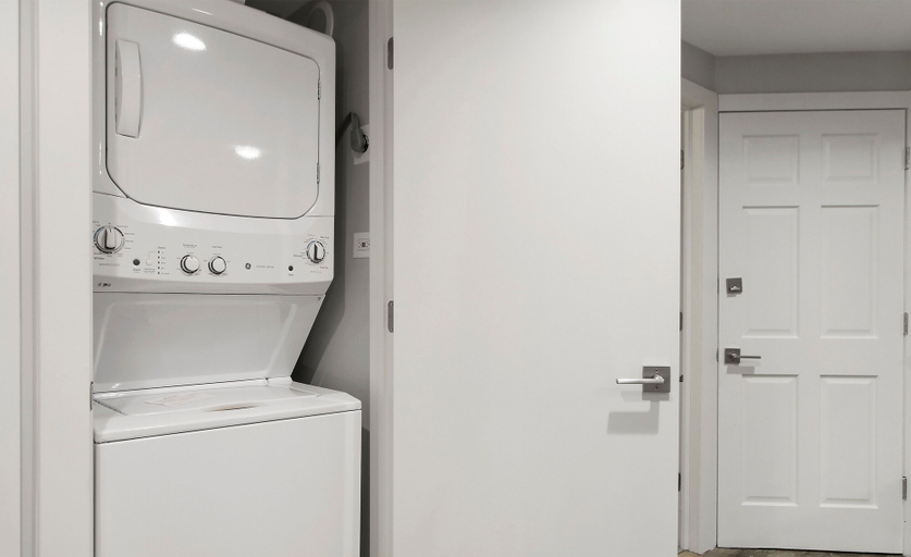 Laundry, Perfectly Designed 1BR - Barry GA, Cook