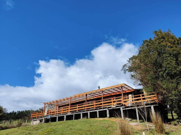 Front of property, Yatehue Lodge, Chiloé