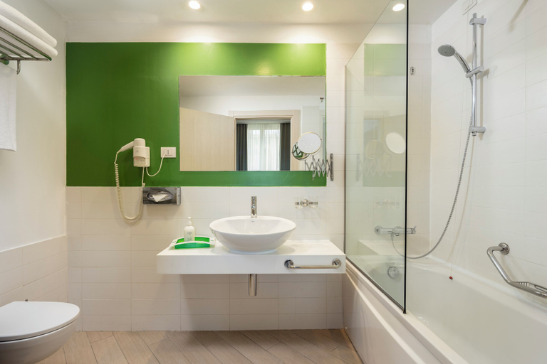 Bathroom 4, CHC Business Residence, Genova