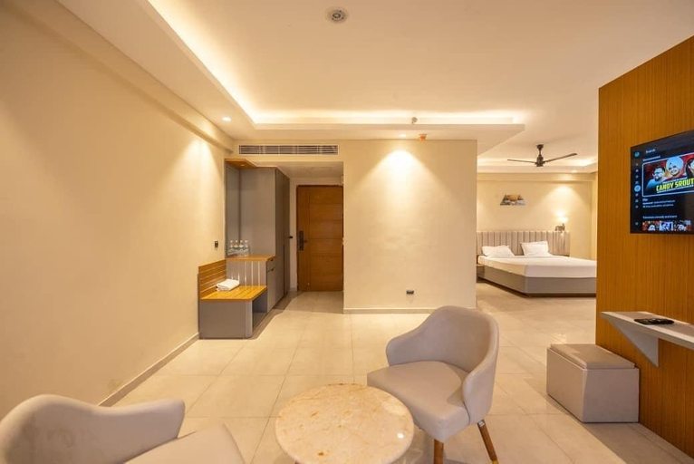 Room 5, Omaxe Hazratganj Lucknow Suites & Inn, Lucknow