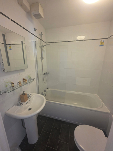 Bathroom 3, The Badger Inn, Cornwall
