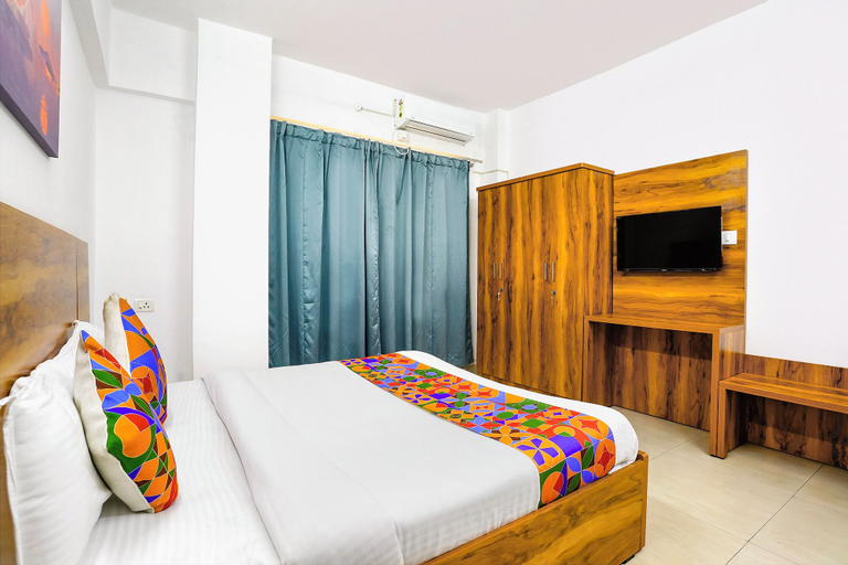 Room 2, Fabhotel Wellax 24 Service Apartments, Thane