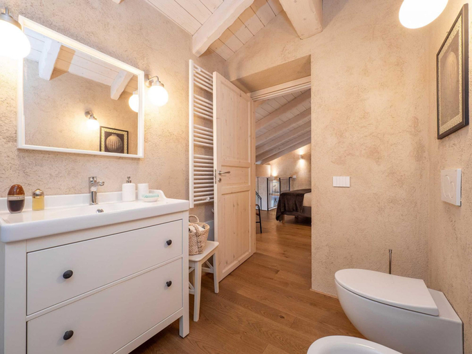Room 5, Green Lodge - Apartment 8 - 1 BR 1 Bath, Novara