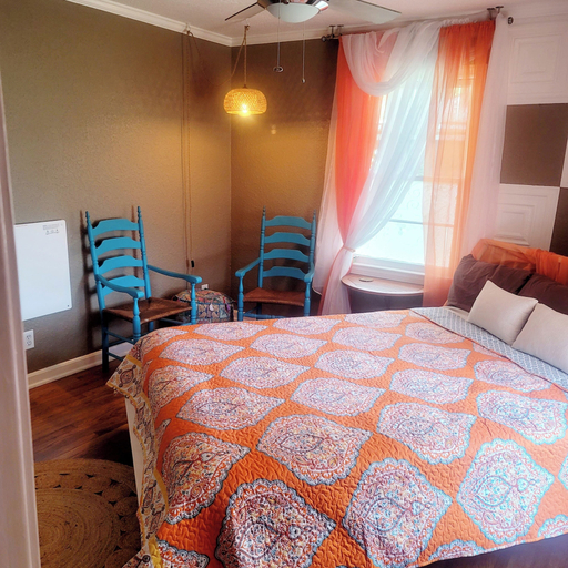Room 4, Beach GO BO-HO, Glynn