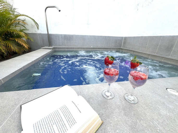 Jetted tub 3, Hotel 79 parque del poblado, Medellín