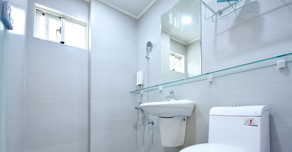 Bathroom 3, Hua Du Min Su B&B, Pingtung