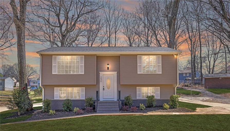 Front of property, Charlotte 5BR Home Near Uptown, Mecklenburg