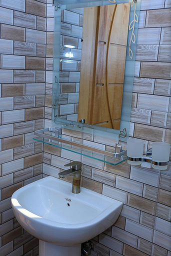 Bathroom 3, Breezy Lodge Moshi, Moshi Urban