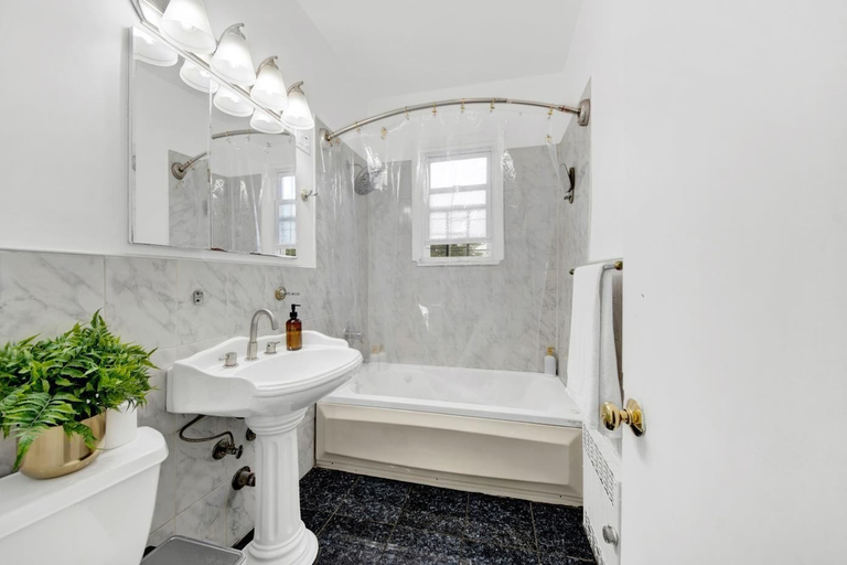 Bathroom 3, Spacious 3BR Luxe Escape near NYC, Westchester