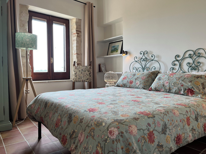 Room 3, Mater Familias Oasis, Syracuse