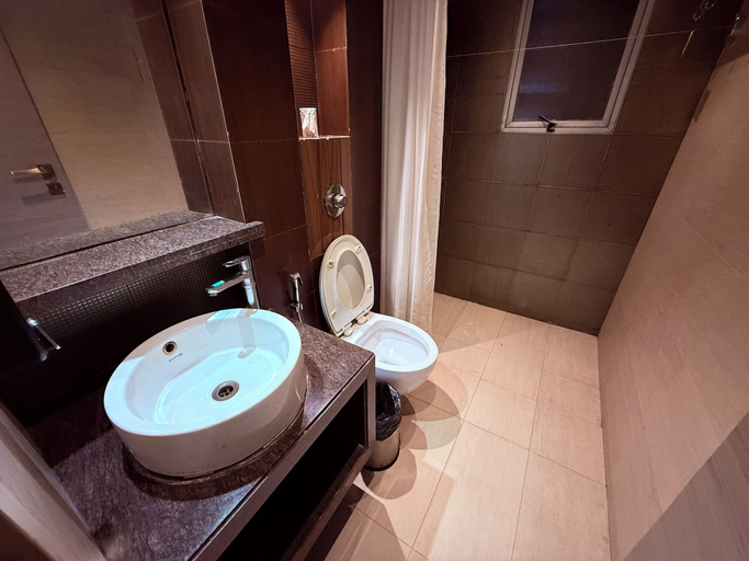 Bathroom 4, Hotel Varishtta, Thane