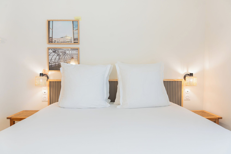 Bedroom 5, Grand Juste, Bouches-du-Rhône