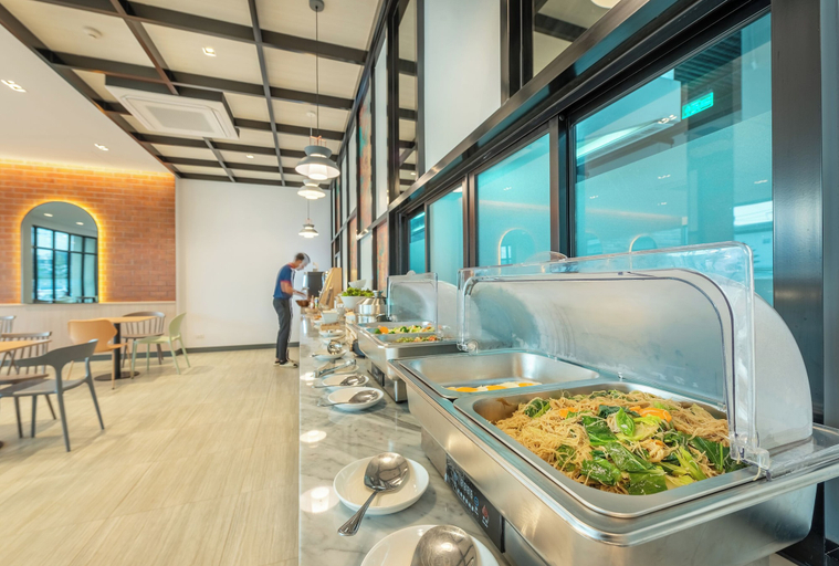 Food & Drinks 4, PLAAI Plus Hotel Bowin, Pluak Daeng