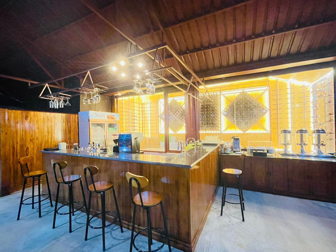 Restaurant 4, Intimate Riverside Resort, Vangvieng