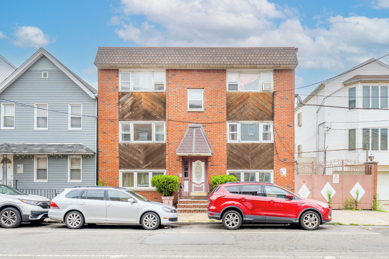 Front of property, Modern 2BR North Ironbound Apartment, Newark