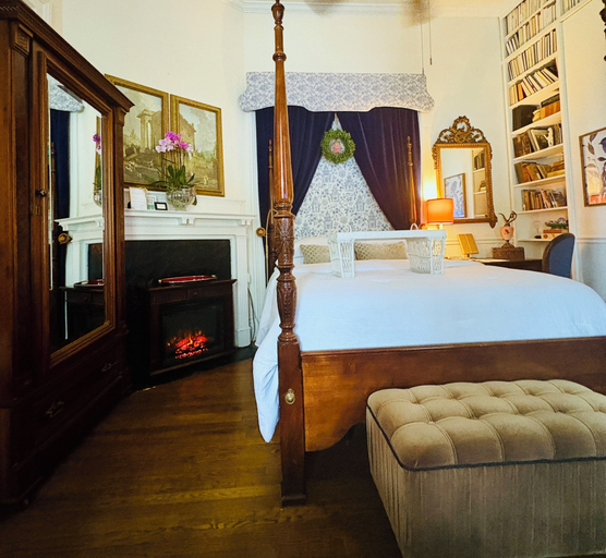 Room 5, Chesnut Cottage Inn, Richland