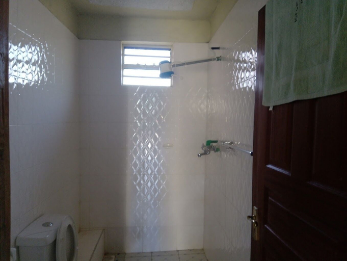 Bathroom 3, Kitwe Lodge Oyugis, Kasipul