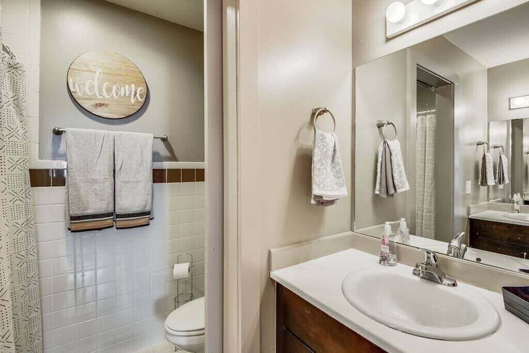 Bathroom 5, The Lofts of Downtown, Montgomery