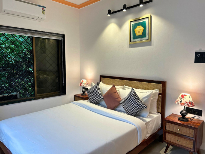 Room 2, StayLeisurely Boutique suites Lonavala, Pune