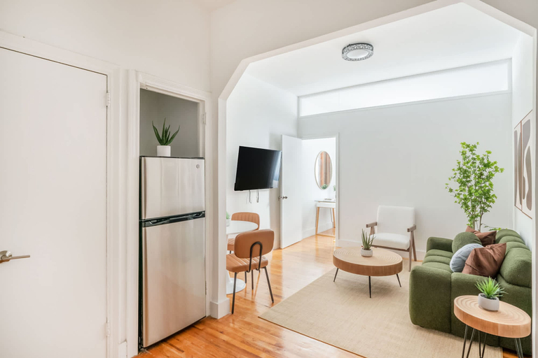 Room 3, 444-1a Beautiful 1BR Midtown West, New York