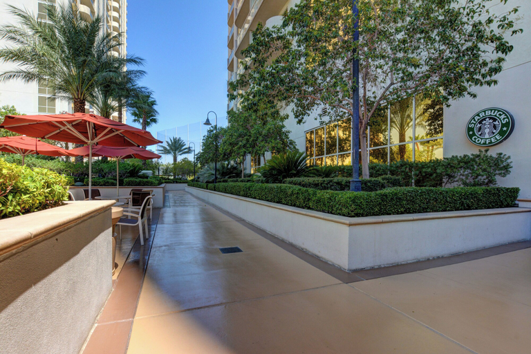 Property grounds 3, Sierra Sol Studio at Signature Hotel, Clark
