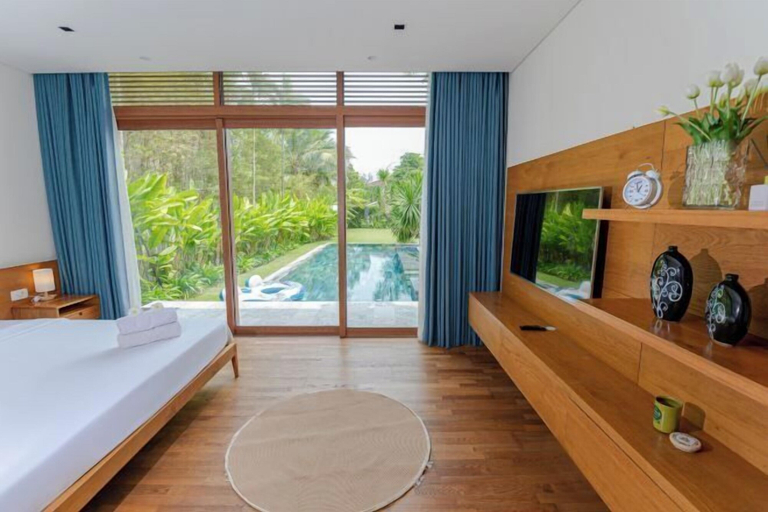 Room 3, Stunning Luxury Villas with Expansive Grounds: An Unforgettable Experience, Da Nang