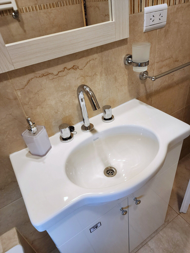 Bathroom 4, Comarca Sur, Ushuaia