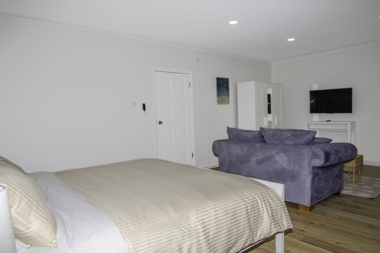Room 2, Hello Summer! 4 Bedroom Villa