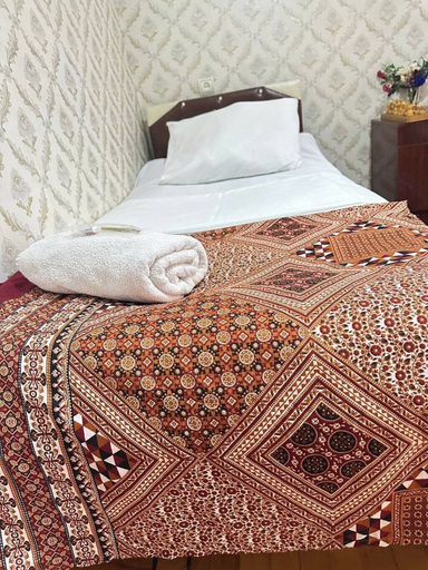 Room 5, Iceri bir, Baku